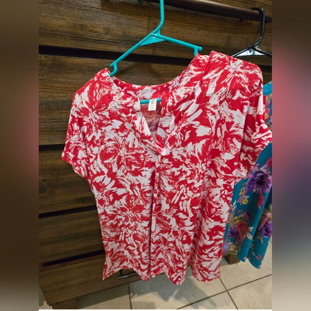 Dear Scarlett Short Sleeve Tops Colorful Size Large New without Tags